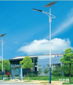 厂家直销5-8米太阳能路灯，点亮新农村建设新篇章
